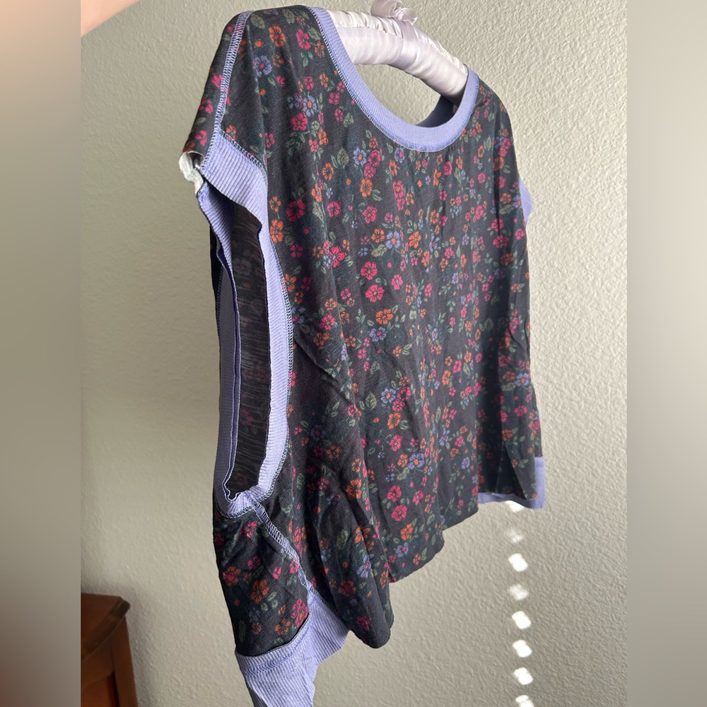 NEW Natural Life Lavender Trim Floral gym crop top - Picture 4 of 7